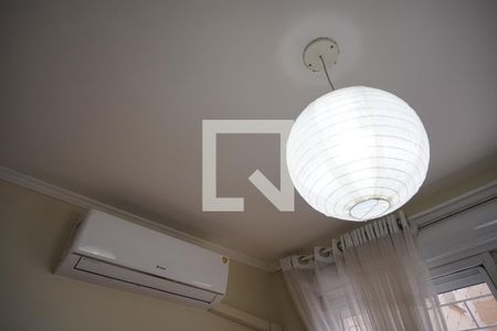 Sala ar condicionado  de apartamento para alugar com 1 quarto, 43m² em Bom Fim, Porto Alegre