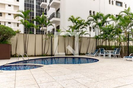 Apartamento à venda com 139m², 3 quartos e 2 vagas Apartamento à venda com 139m², 3 quartos e 2 vagasÁrea comum - Piscina