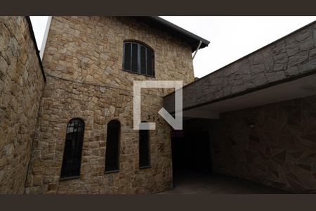 Casa à venda com 117m², 3 quartos e 2 vagasFachada