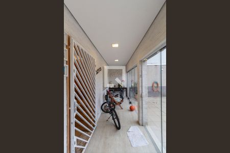 Casa à venda com 350m², 3 quartos e 8 vagas Casa à venda com 350m², 3 quartos e 8 vagasVaranda