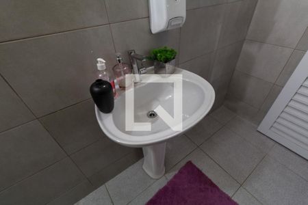 Casa à venda com 350m², 3 quartos e 8 vagas Casa à venda com 350m², 3 quartos e 8 vagasLavabo Garagem