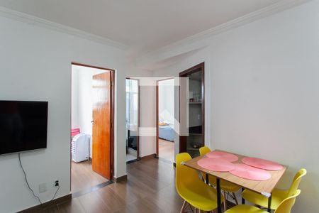 Sala de apartamento à venda com 2 quartos, 47m² em Santa Terezinha, Belo Horizonte