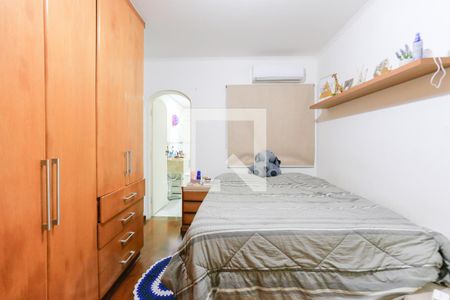 Casa à venda com 187m², 3 quartos e 2 vagas Casa à venda com 187m², 3 quartos e 2 vagasQuarto