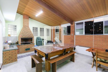 Casa à venda com 187m², 3 quartos e 2 vagas Casa à venda com 187m², 3 quartos e 2 vagasChurrasqueira