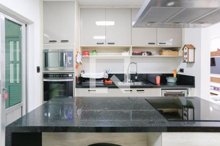 Casa à venda com 187m², 3 quartos e 2 vagas Casa à venda com 187m², 3 quartos e 2 vagasCozinha