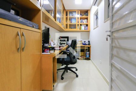 Casa à venda com 187m², 3 quartos e 2 vagas Casa à venda com 187m², 3 quartos e 2 vagasEscritorio