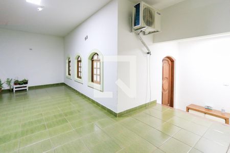 Casa à venda com 187m², 3 quartos e 2 vagas Casa à venda com 187m², 3 quartos e 2 vagasArea Externa