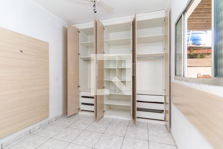 Quarto 1 de casa para alugar com 2 quartos, 75m² em Conjunto Habitacional A. E. Carvalho, São Paulo