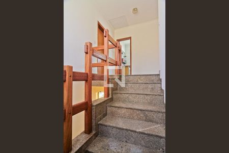 Escada de casa para alugar com 4 quartos, 503m² em Vila Albertina, São Paulo