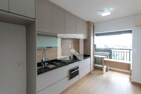 Sala e cozinha de apartamento para alugar com 1 quarto, 28m² em Vila Independência, São Paulo