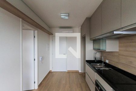 Sala e cozinha de apartamento para alugar com 1 quarto, 28m² em Vila Independência, São Paulo