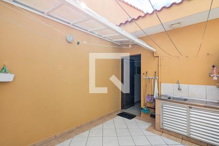 Casa à venda com 191m², 3 quartos e 2 vagasQuintal