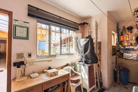 Casa à venda com 191m², 3 quartos e 2 vagasCômodo externo