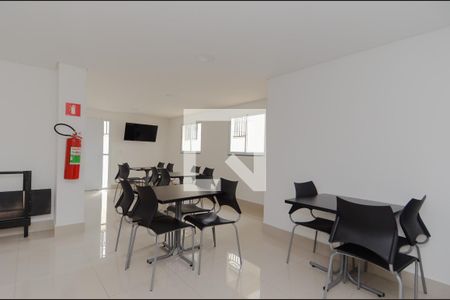Apartamento para alugar com 58m², 2 quartos e 1 vaga Apartamento para alugar com 58m², 2 quartos e 1 vagaÁrea comum - Salão de festas