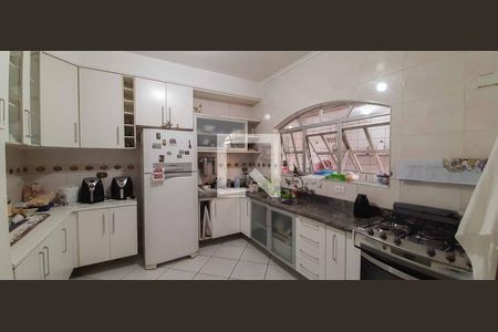 Casa à venda com 284m², 6 quartos e 3 vagas Casa à venda com 284m², 6 quartos e 3 vagasCozinha