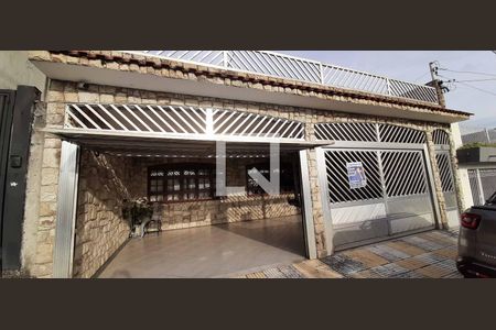 Casa à venda com 284m², 6 quartos e 3 vagas Casa à venda com 284m², 6 quartos e 3 vagasFachada da casa