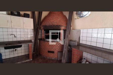 Casa à venda com 284m², 6 quartos e 3 vagas Casa à venda com 284m², 6 quartos e 3 vagasÁrea de Serviço