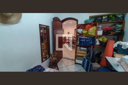 Casa à venda com 284m², 6 quartos e 3 vagas Casa à venda com 284m², 6 quartos e 3 vagasQuarto 5 embaixo