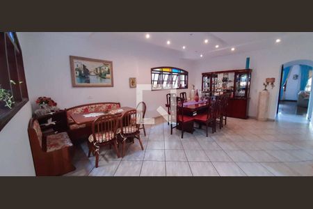 Casa à venda com 284m², 6 quartos e 3 vagas Casa à venda com 284m², 6 quartos e 3 vagasSala de Jantar