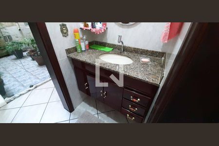 Casa à venda com 284m², 6 quartos e 3 vagas Casa à venda com 284m², 6 quartos e 3 vagasBanheiro de baixo