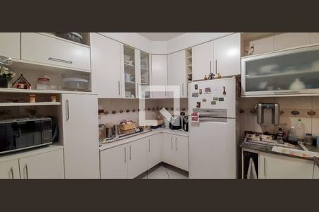 Casa à venda com 284m², 6 quartos e 3 vagas Casa à venda com 284m², 6 quartos e 3 vagasCozinha