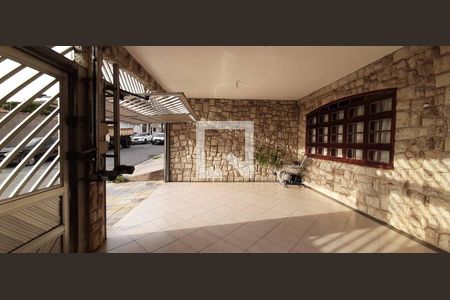 Casa à venda com 284m², 6 quartos e 3 vagas Casa à venda com 284m², 6 quartos e 3 vagasGaragem