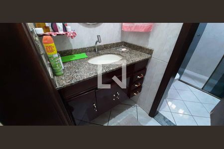 Casa à venda com 284m², 6 quartos e 3 vagas Casa à venda com 284m², 6 quartos e 3 vagasBanheiro de baixo