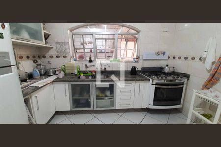 Casa à venda com 284m², 6 quartos e 3 vagas Casa à venda com 284m², 6 quartos e 3 vagasCozinha