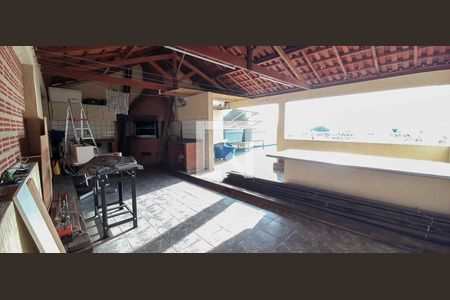 Casa à venda com 284m², 6 quartos e 3 vagas Casa à venda com 284m², 6 quartos e 3 vagasÁrea de Lazer