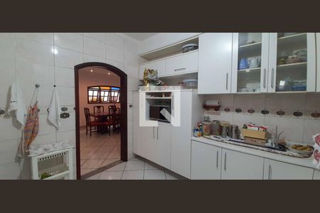 Casa à venda com 284m², 6 quartos e 3 vagas Casa à venda com 284m², 6 quartos e 3 vagasCozinha