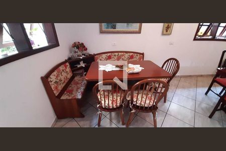 Casa à venda com 284m², 6 quartos e 3 vagas Casa à venda com 284m², 6 quartos e 3 vagasSala de Jantar