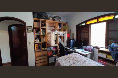 Casa à venda com 284m², 6 quartos e 3 vagas Casa à venda com 284m², 6 quartos e 3 vagasQuarto 4