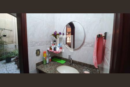 Casa à venda com 284m², 6 quartos e 3 vagas Casa à venda com 284m², 6 quartos e 3 vagasBanheiro de baixo