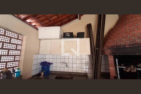 Casa à venda com 284m², 6 quartos e 3 vagas Casa à venda com 284m², 6 quartos e 3 vagasÁrea de Serviço