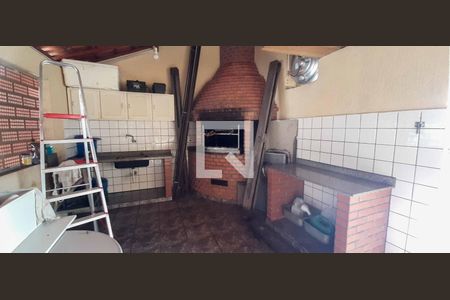 Casa à venda com 284m², 6 quartos e 3 vagas Casa à venda com 284m², 6 quartos e 3 vagasÁrea de Serviço