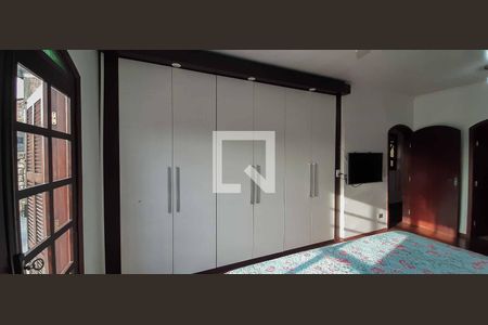 Casa à venda com 284m², 6 quartos e 3 vagas Casa à venda com 284m², 6 quartos e 3 vagasSuíte