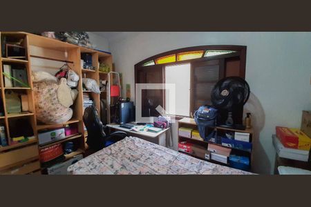 Casa à venda com 284m², 6 quartos e 3 vagas Casa à venda com 284m², 6 quartos e 3 vagasQuarto 4