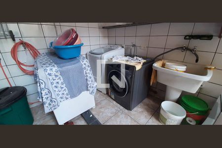 Casa à venda com 284m², 6 quartos e 3 vagas Casa à venda com 284m², 6 quartos e 3 vagasÁrea de Serviço