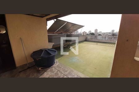 Casa à venda com 284m², 6 quartos e 3 vagas Casa à venda com 284m², 6 quartos e 3 vagasÁrea externa