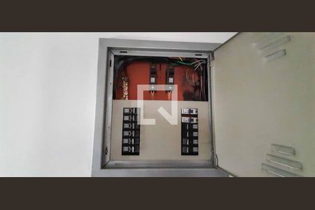 Casa à venda com 284m², 6 quartos e 3 vagas Casa à venda com 284m², 6 quartos e 3 vagasQuadro de Luz de Cima