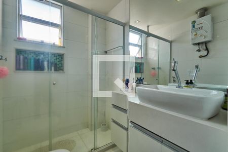 Apartamento à venda com 71m², 2 quartos e 1 vaga Apartamento à venda com 71m², 2 quartos e 1 vagaBanheiro Social