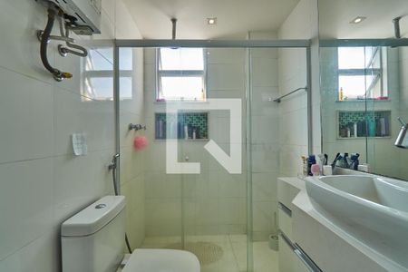 Apartamento à venda com 71m², 2 quartos e 1 vaga Apartamento à venda com 71m², 2 quartos e 1 vagaBanheiro Social