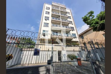 Apartamento à venda com 71m², 2 quartos e 1 vaga Apartamento à venda com 71m², 2 quartos e 1 vagaFachada