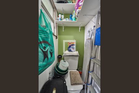 Apartamento à venda com 71m², 2 quartos e 1 vaga Apartamento à venda com 71m², 2 quartos e 1 vagaBanheiro de Serviço