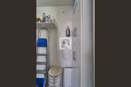 Apartamento à venda com 71m², 2 quartos e 1 vaga Apartamento à venda com 71m², 2 quartos e 1 vagaBanheiro de Serviço