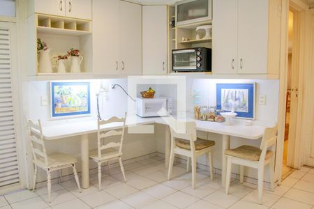 Cozinha de apartamento à venda com 5 quartos, 207m² em São Conrado, Rio de Janeiro