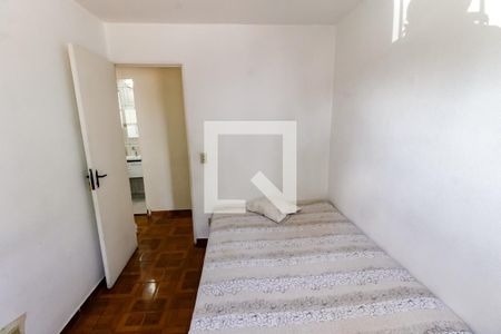 Quarto 1 de apartamento para alugar com 2 quartos, 54m² em Parque Pinheiros, Taboão da Serra