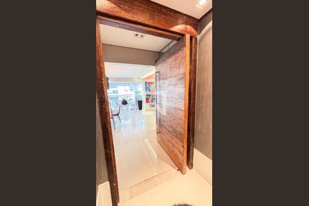 Apartamento à venda com 177m², 3 quartos e 3 vagas Apartamento à venda com 177m², 3 quartos e 3 vagasEntrada
