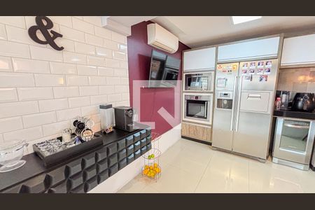 Apartamento à venda com 177m², 3 quartos e 3 vagas Apartamento à venda com 177m², 3 quartos e 3 vagasCozinha