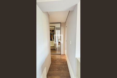 Apartamento à venda com 177m², 3 quartos e 3 vagas Apartamento à venda com 177m², 3 quartos e 3 vagasCorredor Suíte